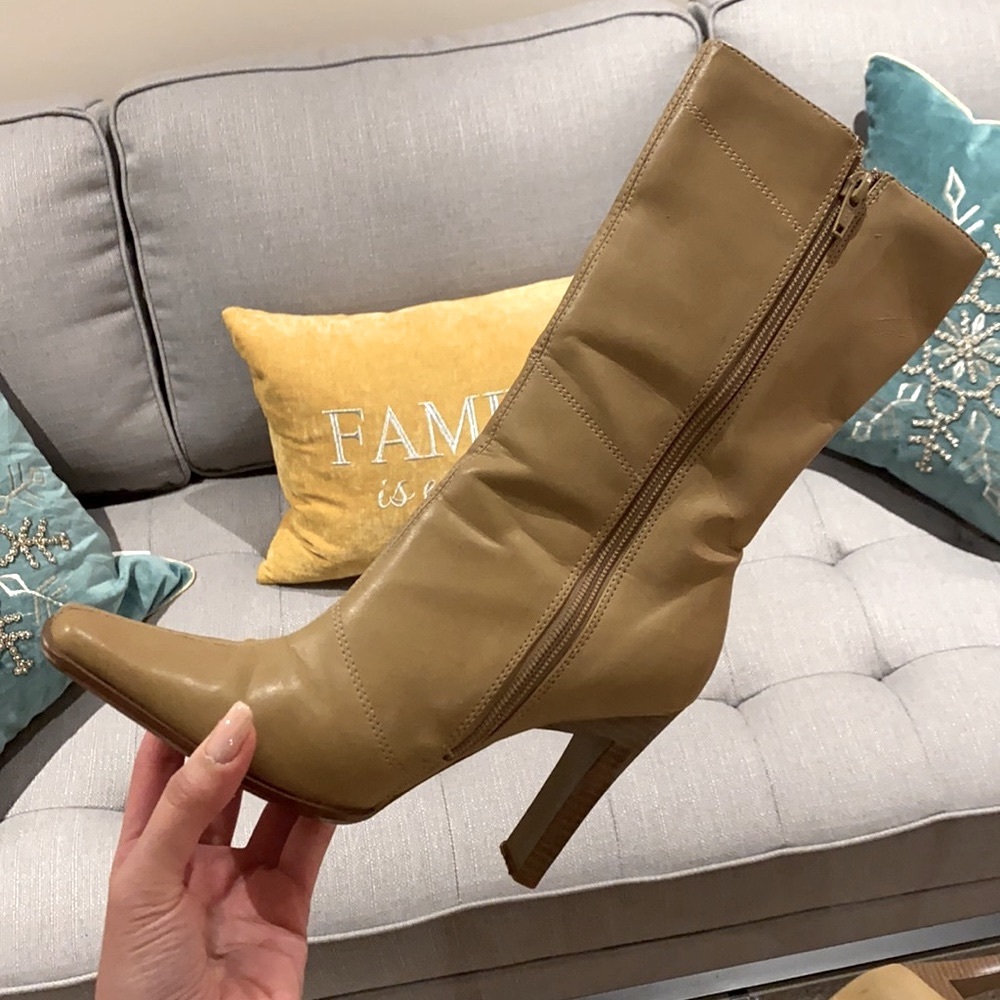 Light brown heel boots